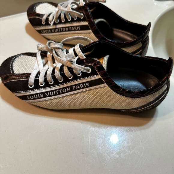 Louis Vuitton tennis shoes - Picture 8 of 9